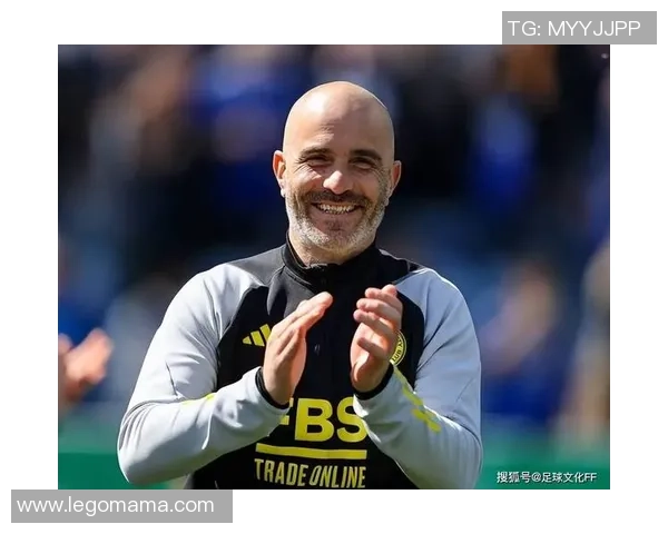 足球球星出轨门风波持续发酵引发粉丝热议与公众对偶像私生活关注