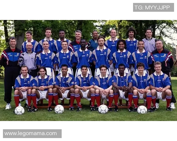 法国足球队球星在欧洲杯赛场上的精彩表现与荣誉之路 法国足球队球星在欧洲杯赛场上的精彩表现与荣誉之路